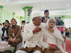 Senangnya Lansia Klaten Ikut Nikah Massal Meski Masih Tinggal di WC Umum