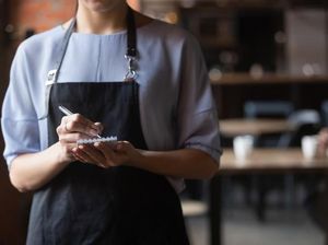 Viral! Pelayan Restoran Nangis Usai Disuruh Bayar Tagihan Pelanggan Viral! Pelayan Restoran Nangis Usai Disuruh Bayar Tagihan Pelanggan