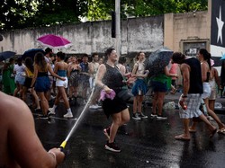 Konser Taylor Swift Populerkan Gig Tripping