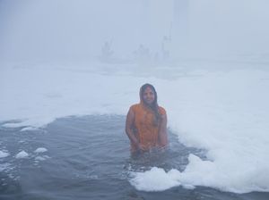 Sungai Suci India yang Dipenuhi Limbah dan Busa Sungai Suci India yang Dipenuhi Limbah dan Busa