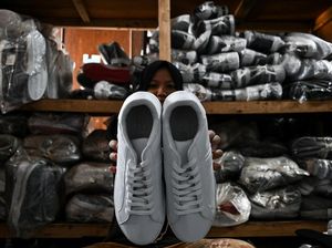 Bikin Sepatu Ukuran Jumbo, UMKM Tangsel Ini Kantongi Omzet Rp 8 Juta/Bulan