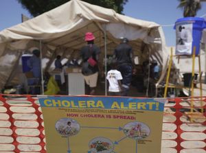 Potret Warga Zimbabwe yang Dihantui Wabah Kolera, Picu Ratusan Orang Tewas Potret Warga Zimbabwe yang Dihantui Wabah Kolera, Picu Ratusan Orang Tewas
