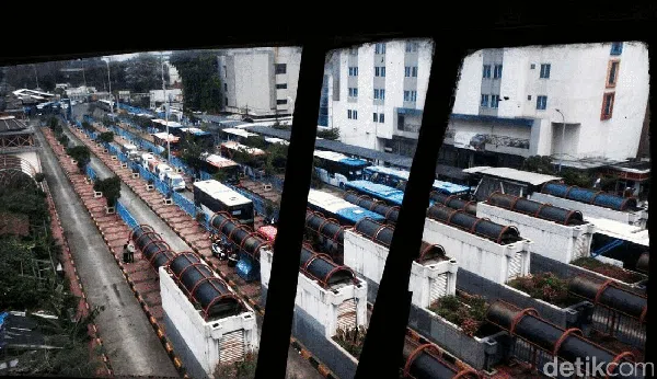 Senja Kala Terminal Blok M yang Penuh Kenangan