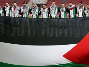 Piala Asia 2023: Saat Striker Palestina Dikabari Sepupunya Dibunuh di Gaza Piala Asia 2023: Saat Striker Palestina Dikabari Sepupunya Dibunuh di Gaza