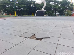 Baru Diresmikan, Taman Pataraksa Cirebon Sudah Mulai Rusak