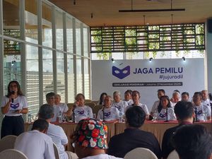 Aktivis dan Akademisi Deklarasikan Awasi Kecurangan-Pelanggaran Pemilu Aktivis dan Akademisi Deklarasikan Awasi Kecurangan-Pelanggaran Pemilu