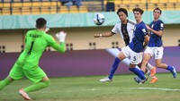 Sebuah kesalahan yang terjadi di lini belakang Jerman menghasilkan serangan balik untuk AS. Taha Habroune memanfaatkan situasi kacau di kotak penalti Jerman dengan melepaskan tembakan keras yang sukses membobol gawang Max-Joseph Schmitt. Skor 1-1.