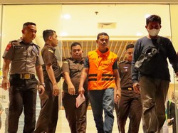 Kejati Riau Perpanjang Masa Penahanan Pasutri Polisi-Jaksa Kasus Suap Narkoba