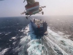 Arus Kapal di Terusan Suez Anjlok 42% Imbas Krisis Laut Merah, Ini Bahayanya