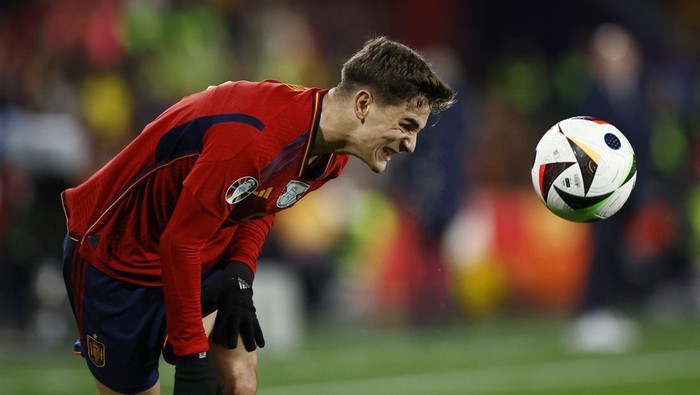Soccer Football - Euro 2024 Qualifier - Group A - Spain v Georgia - Estadio Jose Zorrilla, Valladolid, Spain - November 19, 2023  Spains Gavi in action REUTERS/Juan Medina