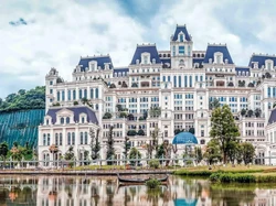 Penampakan Rumah Mewah Terbesar di China, Tapi Masih Misterius..