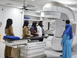 DPRD Surabaya Minta RSUD dr Soewandhie Beri Layanan Maksimal ke Warga DPRD Surabaya Minta RSUD dr Soewandhie Beri Layanan Maksimal ke Warga