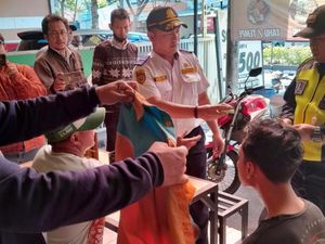 Jukir GKB Gresik Ancam Gorok Pegawai Warung Soto Juga Sering Bikin Onar Jukir GKB Gresik Ancam Gorok Pegawai Warung Soto Juga Sering Bikin Onar