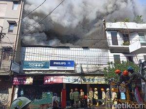 Ruko Elektronik di Jalan Banceuy Bandung Kebakaran