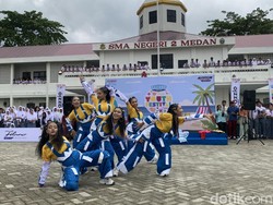 Siswa SMAN 2 Medan Unjuk Gigi Saat Roadshow Classy Yamaha Youth Festival