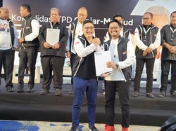 Dokter Udin Terima SK Ketua TKD Ganjar-Mahfud Sulsel, Godok Strategi Menang