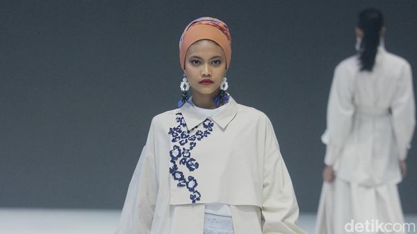 10 Koleksi Kami. di Jakarta Fashion Week 2024 Hadirkan Busana Muslim Edgy