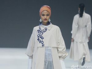 10 Koleksi Kami. di Jakarta Fashion Week 2024 Hadirkan Busana Muslim Edgy