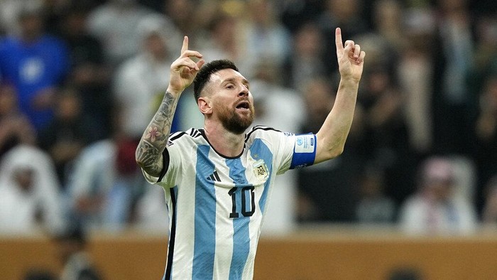 Argentinas Lionel Messi celebrates during the World Cup final soccer match between Argentina and France at the Lusail Stadium in Lusail, Qatar, Sunday, Dec. 18, 2022. (AP Photo/Martin Meissner)