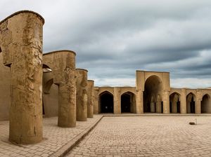 Kokohnya Masjid Tarikhaneh di Iran yang Dibangun Abad 2 H Kokohnya Masjid Tarikhaneh di Iran yang Dibangun Abad 2 H