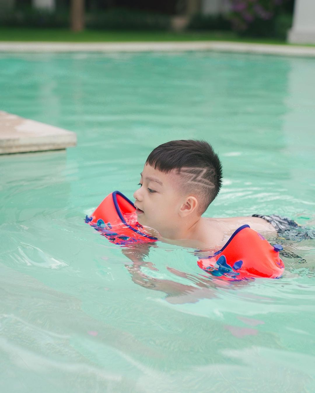 Momen liburan Irish Bella dan anak-anak