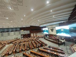 Puan Pimpin Paripurna DPR Pengesahan Panglima TNI Jenderal Agus Subiyanto