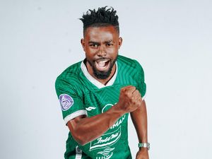 Elvis Kamsoba Gabung PSS Sleman, Timnas Indonesia Jadi Awal Ketertarikan