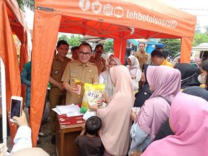 Pemkab Banyuasin Gelar Pasar Murah Tiap Pekan demi Tekan Inflasi Pemkab Banyuasin Gelar Pasar Murah Tiap Pekan demi Tekan Inflasi