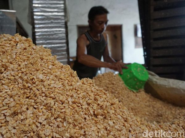Gelisah Perajin Tempe di Tengah Meroketnya Harga Kedelai