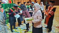 Ratusan Wisudawan Universitas PTIQ yang Semakin Mendunia