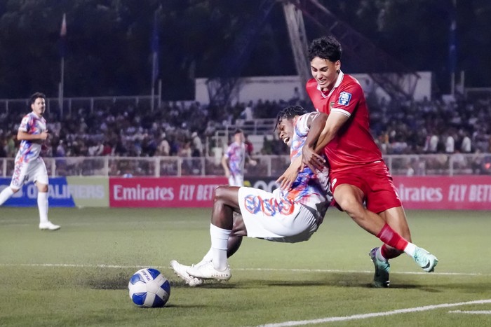 Pesepak bola Timnas Indonesia berpose sebelum melawan Filipina dalam pertandingan kualifikasi Piala Dunia 2026 Zona Asia putaran kedua di Stadion Rizal Memorial, Manila, Filipina, Selasa (21/11/2023). Indonesia dan Filipina bermain imbang dengan skor akhir 1-1. ANTARA FOTO/HO-PSSI/mrh/rwa.