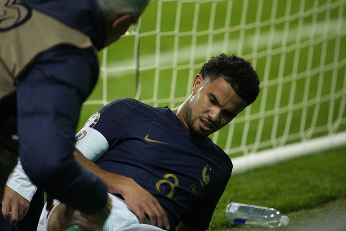 Warren Zaire-Emery, Fabio Miretti Italy's Fabio Miretti is dejected at the end of the Euro 2023 U21 Championship soccer match between Italy and Norway at the Cluj Arena stadium in Cluj, Romania, Wednesday, June 28, 2023.(AP Photo/Raed Krishan)