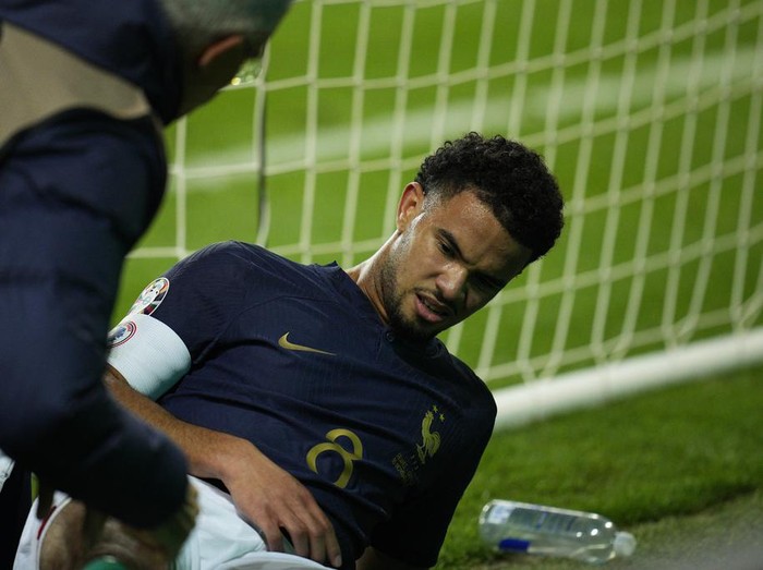 Italy's Fabio Miretti is dejected at the end of the Euro 2023 U21 Championship soccer match between Italy and Norway at the Cluj Arena stadium in Cluj, Romania, Wednesday, June 28, 2023.(AP Photo/Raed Krishan)
