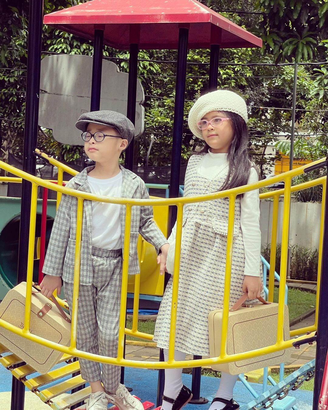 Anak Kembar Cynthia Lamusu dan Surya Saputra