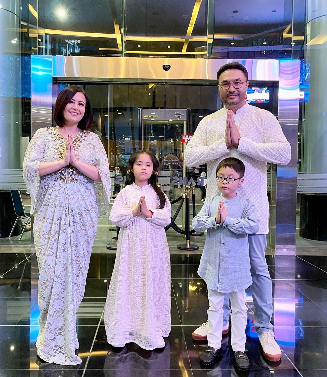Anak Kembar Cynthia Lamusu dan Surya Saputra