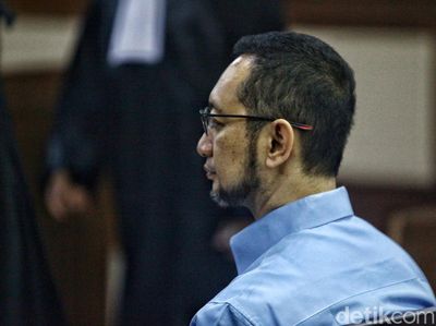 Ekspresi Andhi Pramono Saat Didakwa Terima Gratifikasi Rp 58,8 M