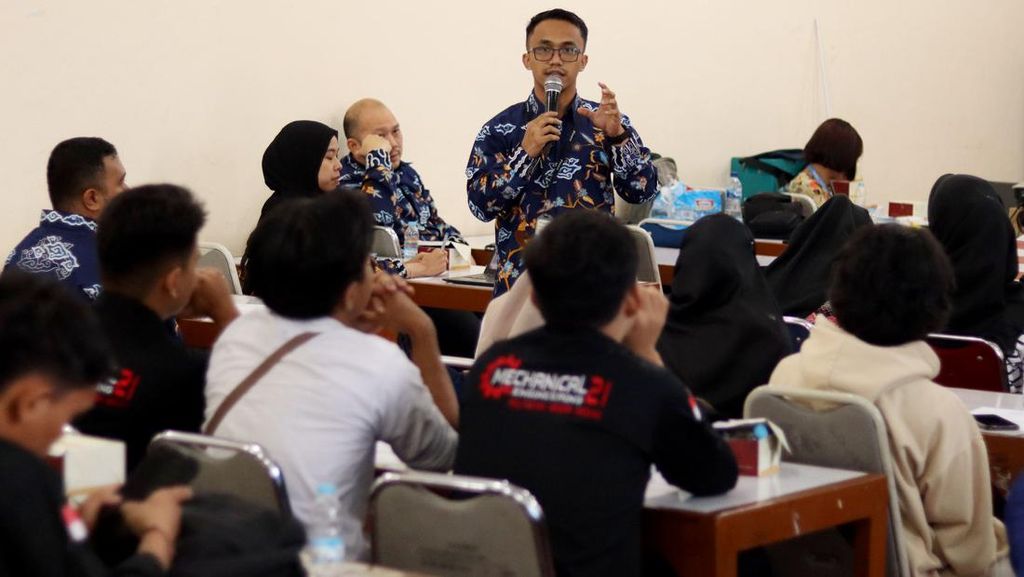 Antusias Mahasiswa Poltek Medan Belajar Industri Solusi Tata Udara Antusias Mahasiswa Poltek Medan Belajar Industri Solusi Tata Udara