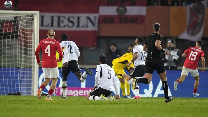 Jerman versus Austria Sane dikeluarkan dari lapangan karena Kartu Merah Dan tim kalah 0-2