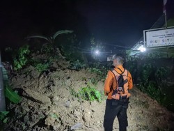 Banjir-Longsor Terjang Leuwiliang Bogor, Akses Jalan Kampung Cisarua Tertutup