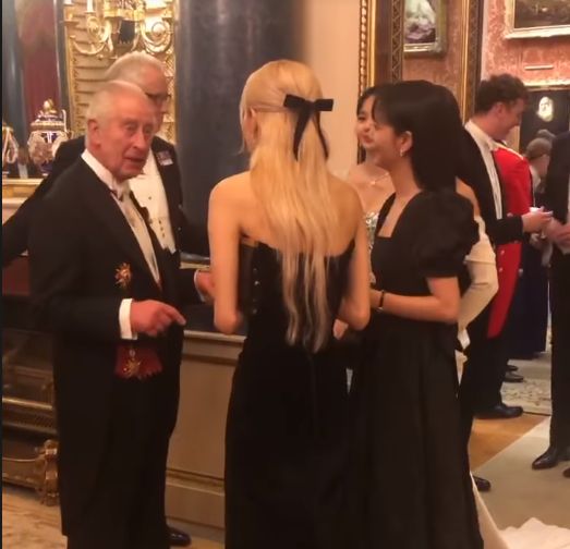 BLACKPINK Hadiri Undangan di Istana Buckingham