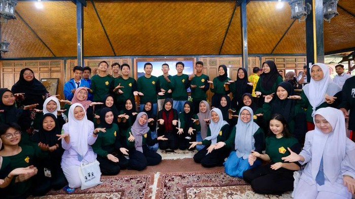 Bupati Ipuk menghadiri Rembug Anak dan Perempuan Bupati Ipuk menghadiri Rembug Anak dan Perempuan