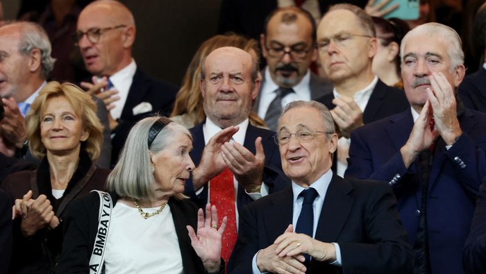 Soccer Football - LaLiga - Real Madrid v Valencia - Santiago Bernabeu, Madrid, Spain - November 11, 2023 Real Madrid president Florentino Perez in the stands before the match REUTERS/Isabel Infantes