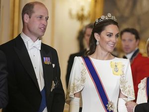 Foto: Tiara Langka Kate Middleton, Baru Dipakai Setelah 100 Tahun Tersimpan Foto: Tiara Langka Kate Middleton, Baru Dipakai Setelah 100 Tahun Tersimpan