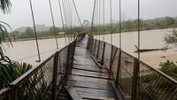 Jembatan Gantung di Aceh Rusak Diterjang Banjir