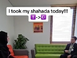 Viral Kisah TikToker Jadi Mualaf Karena Palestina, Takjub Saat Coba Berhijab