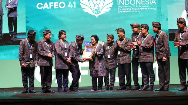 Megawati terima penghargaan dari federasi insinyur se-ASEAN