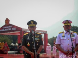 Laksamana Yudo Serahkan Jabatan Panglima TNI ke Jenderal Agus Subiyanto