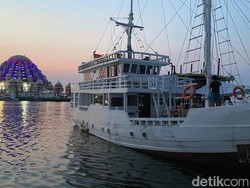 Penjelasan Ahli Soal Dampak Berenang di Pantai Losari Makassar