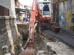 Kerap Picu Genangan, 45 Bangunan Liar di Atas Kali Serua Jaksel Dibongkar