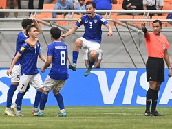 Gol Tendangan Bebas Uzbekistan Runtuhkan Inggris